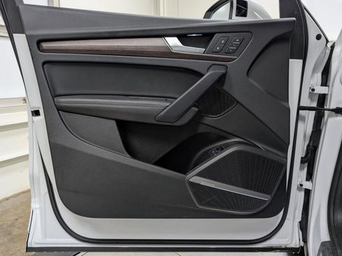 Used 2023 Audi Q5 e Premium Plus w/ Premium Plus Package image 14