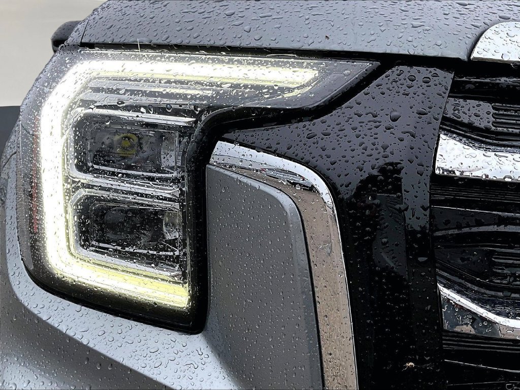 Used 2025 GMC Terrain Elevation AWD/4WD image 34