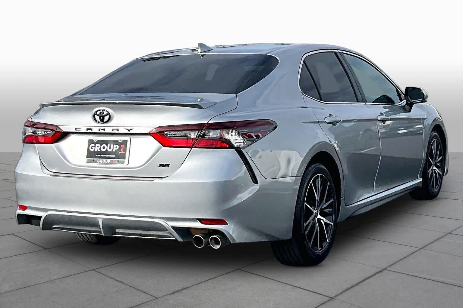 Used 2024 Toyota Camry SE w/ Convenience Package FWD image 12
