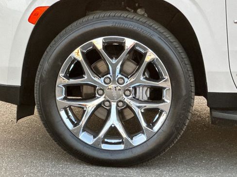 Used 2021 GMC Yukon XL SLT w/ SLT Luxury Package image 28