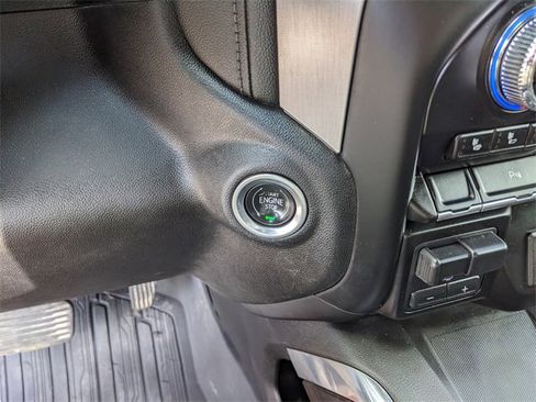 Used 2022 GMC Sierra 3500 SLT w/ SLT Premium Package image 25