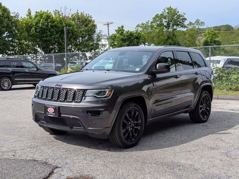 Used 2021 Jeep Grand Cherokee Laredo X AWD/4WD image 10