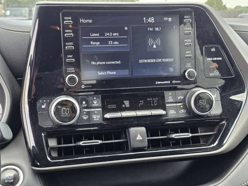 Used 2021 Toyota Highlander XLE FWD image 10