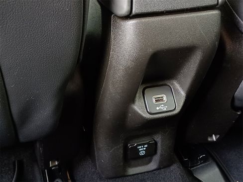 Used 2021 Jeep Renegade Limited image 28