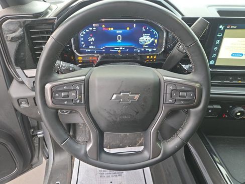 Used 2024 Chevrolet Silverado 2500 ZR2 w/ Technology Package image 13