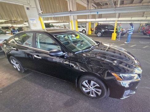 Used 2025 Nissan Altima 2.5 S FWD image 1