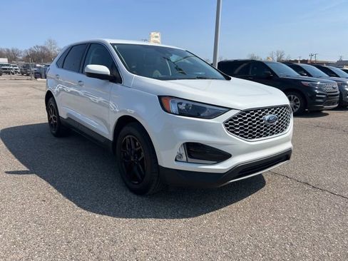 Certified 2023 Ford Edge SEL w/ Convenience Package AWD/4WD image 3