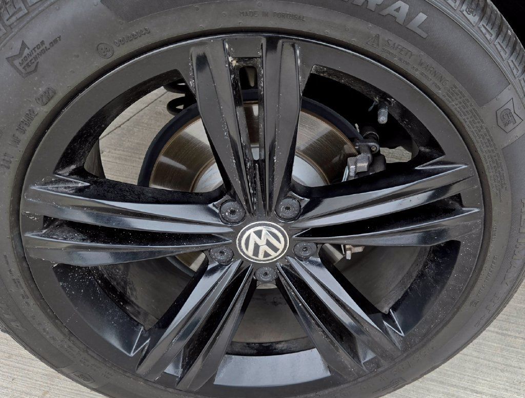 Used 2019 Volkswagen Tiguan SEL R-Line AWD/4WD image 10