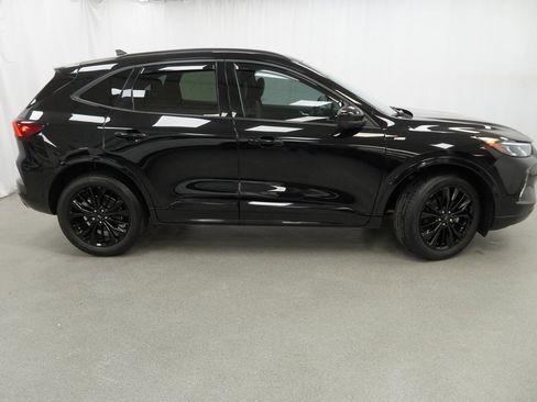 Used 2023 Ford Escape ST-Line Elite w/ Premium Technology Package image 10