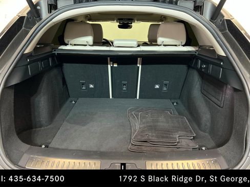 Used 2020 Land Rover Range Rover Velar R-Dynamic S image 22