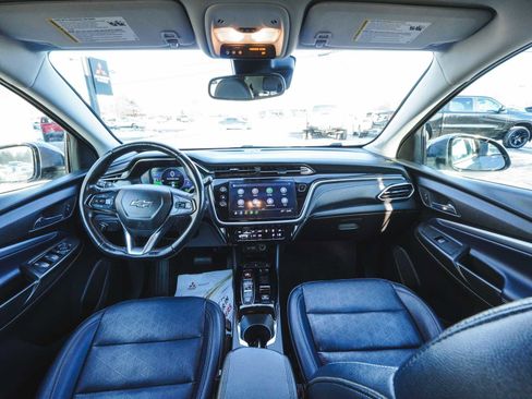 Used 2022 Chevrolet Bolt EUV LT w/ Convenience Package image 39