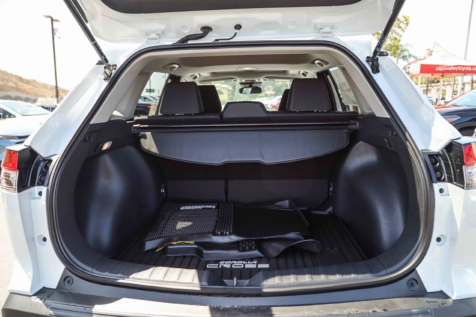 New 2026 Toyota Corolla Cross LE w/ Moonroof Package FWD image 25
