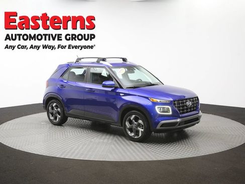 Used 2023 Hyundai Venue Limited FWD image 46