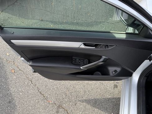 Used 2019 Volkswagen Passat 2.0T Wolfsburg image 21