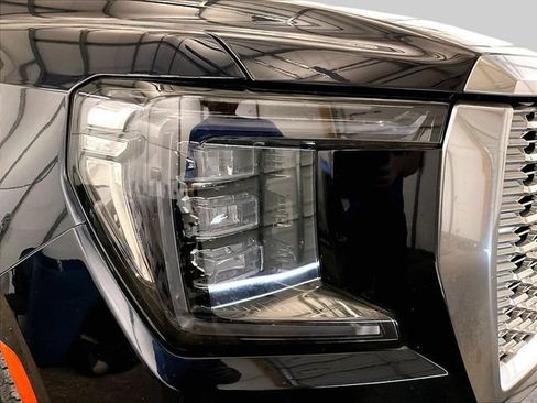 Used 2021 GMC Yukon Denali w/ Denali Ultimate Package AWD/4WD image 29