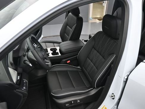 New 2026 Buick Enclave Avenir w/ Super Cruise Package image 11