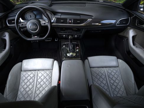 Used 2017 Audi S6 Prestige w/ S6 Sport Package image 5