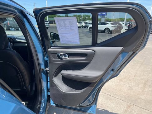Certified 2023 Volvo XC40 B5 Plus w/ Protection Package Premier image 34