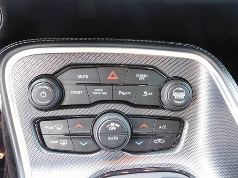 Used 2018 Dodge Challenger R/T Plus image 13