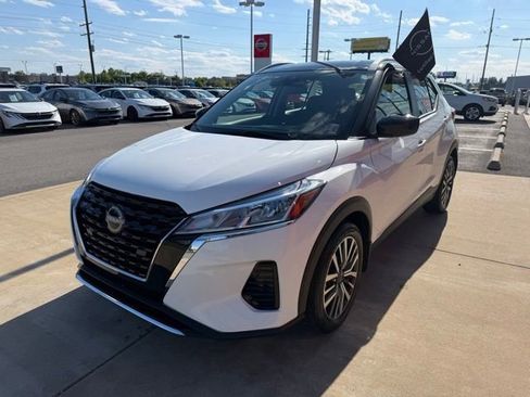 Certified 2023 Nissan Kicks SV FWD image 7