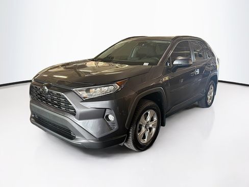 Used 2019 Toyota RAV4 XLE w/ Convenience Package AWD/4WD image 3