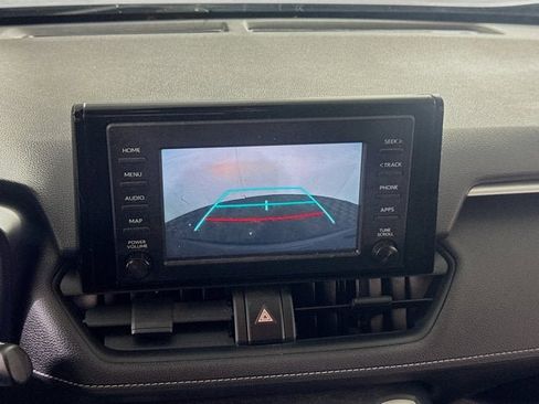 Used 2019 Toyota RAV4 LE image 10