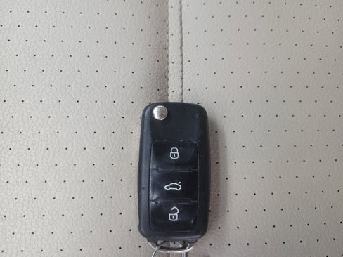 Used 2017 Volkswagen Jetta SE FWD image 32