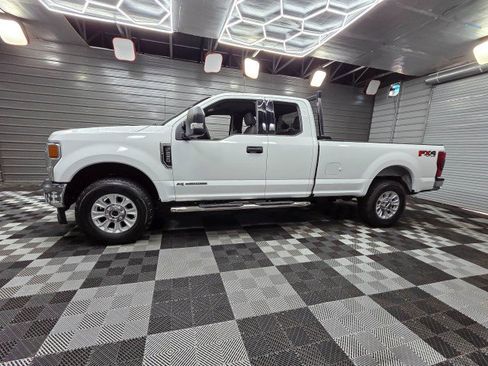 Used 2022 Ford F250 XLT AWD/4WD image 9
