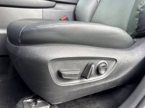 Used 2025 Toyota Grand Highlander FWD image 15