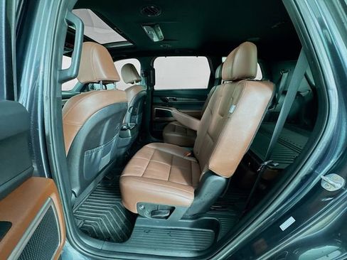 Used 2024 Kia Telluride EX w/ EX Captain's Chair Package image 29