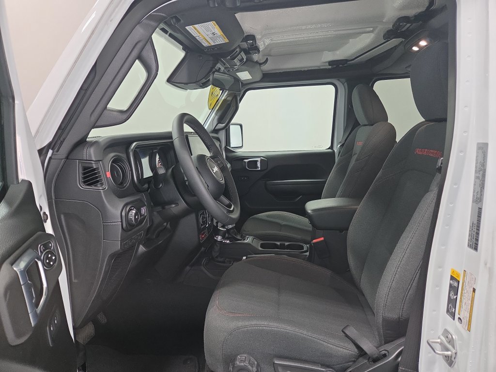 Used 2026 Jeep Wrangler Unlimited Rubicon AWD/4WD image 2