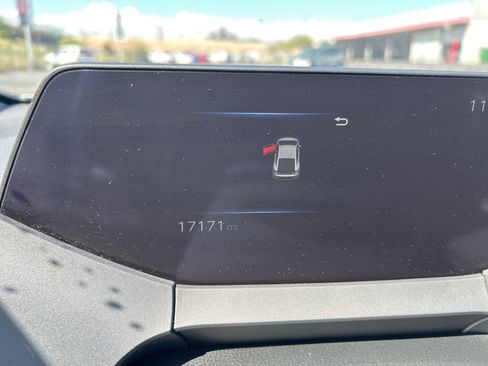 Used 2025 Toyota Prius XLE image 13