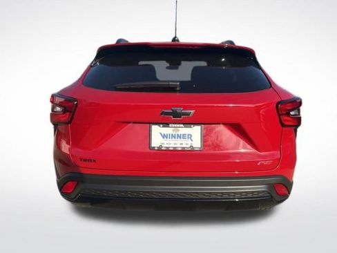 New 2026 Chevrolet Trax RS w/ Sunroof Package image 4