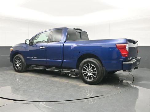 Used 2020 Nissan Titan SV w/ SV Convenience Package image 7