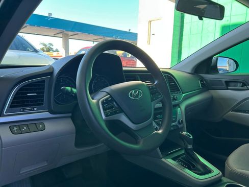 Used 2018 Hyundai Elantra SEL FWD image 3