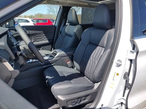 New 2026 Mitsubishi Outlander SEL AWD/4WD image 8