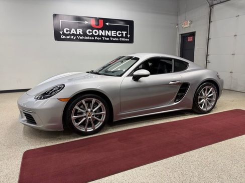 Used 2019 Porsche 718 Cayman RWD image 21