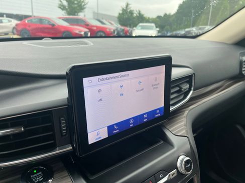 Used 2020 Ford Explorer Limited RWD image 25