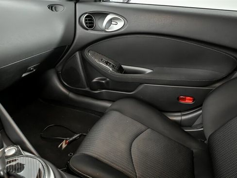 Used 2018 Nissan 370Z Coupe image 31