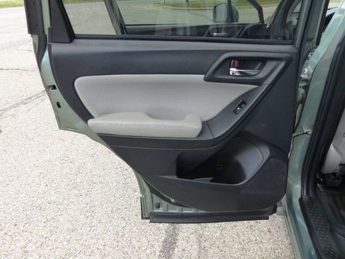 Used 2014 Subaru Forester 2.5i Limited AWD/4WD image 38