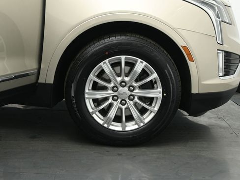 Used 2017 Cadillac XT5 FWD image 21