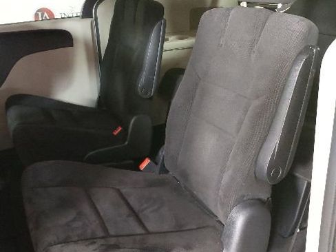 Used 2014 Dodge Grand Caravan SXT w/ UConnect Hands-Free Group FWD image 11