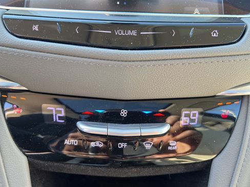 Used 2018 Cadillac XT5 Luxury w/ Driver Awareness Package FWD image 41