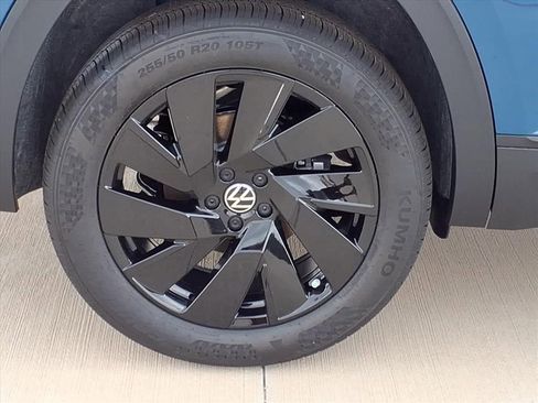 New 2026 Volkswagen Atlas SE FWD image 5