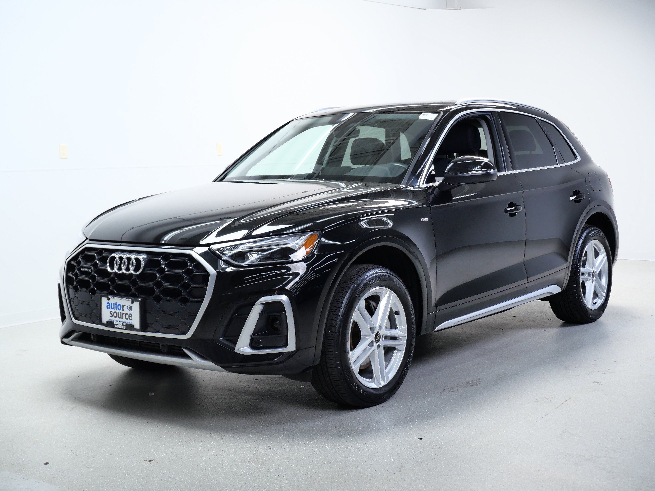 Used 2024 Audi Q5 e Premium AWD/4WD image 9