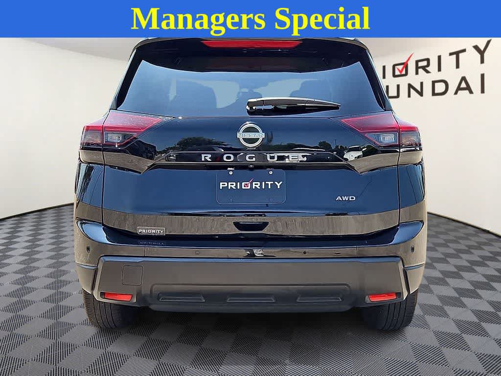 Used 2025 Nissan Rogue SV AWD/4WD image 5