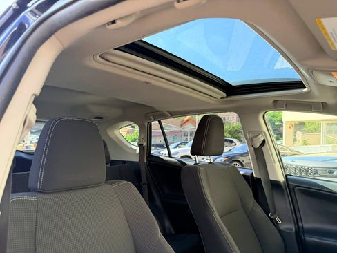 Used 2018 Toyota RAV4 XLE AWD/4WD image 29