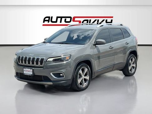 Used 2019 Jeep Cherokee Limited w/ Technology Group FWD image 3