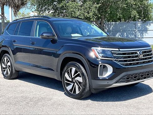 Certified 2026 Volkswagen Atlas SE AWD/4WD image 2