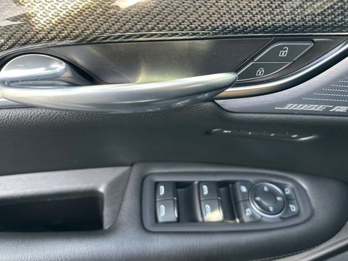 Used 2022 Cadillac XT5 Sportv w/ LPO, ONYX Package AWD/4WD image 10